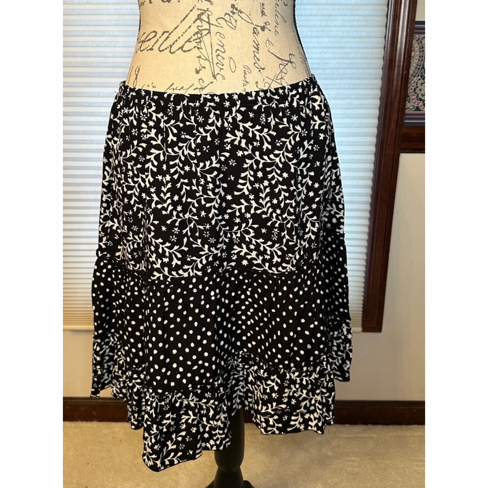 Nomadic Traders Size Large black and white skirt with floral & polka dots